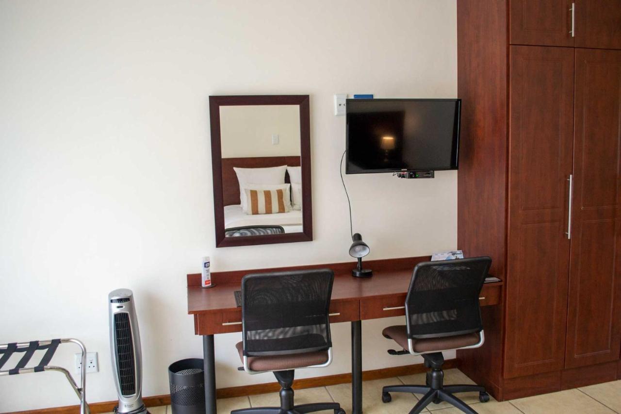 Amohela Guesthouse Midrand Zewnętrze zdjęcie