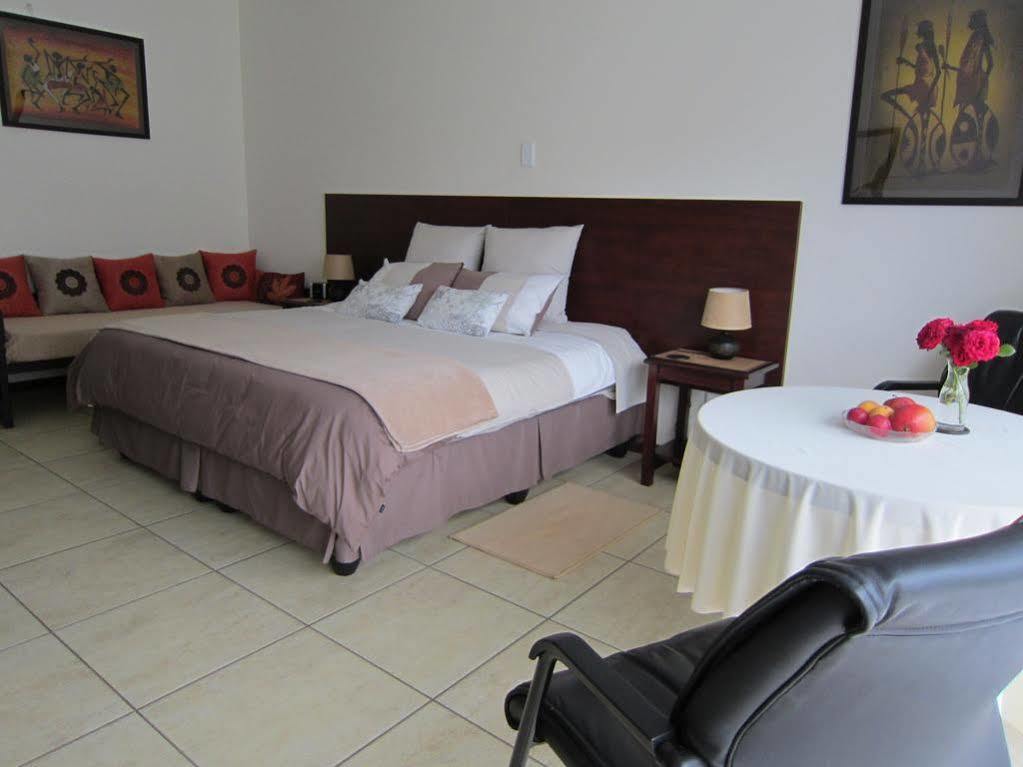 Amohela Guesthouse Midrand Zewnętrze zdjęcie