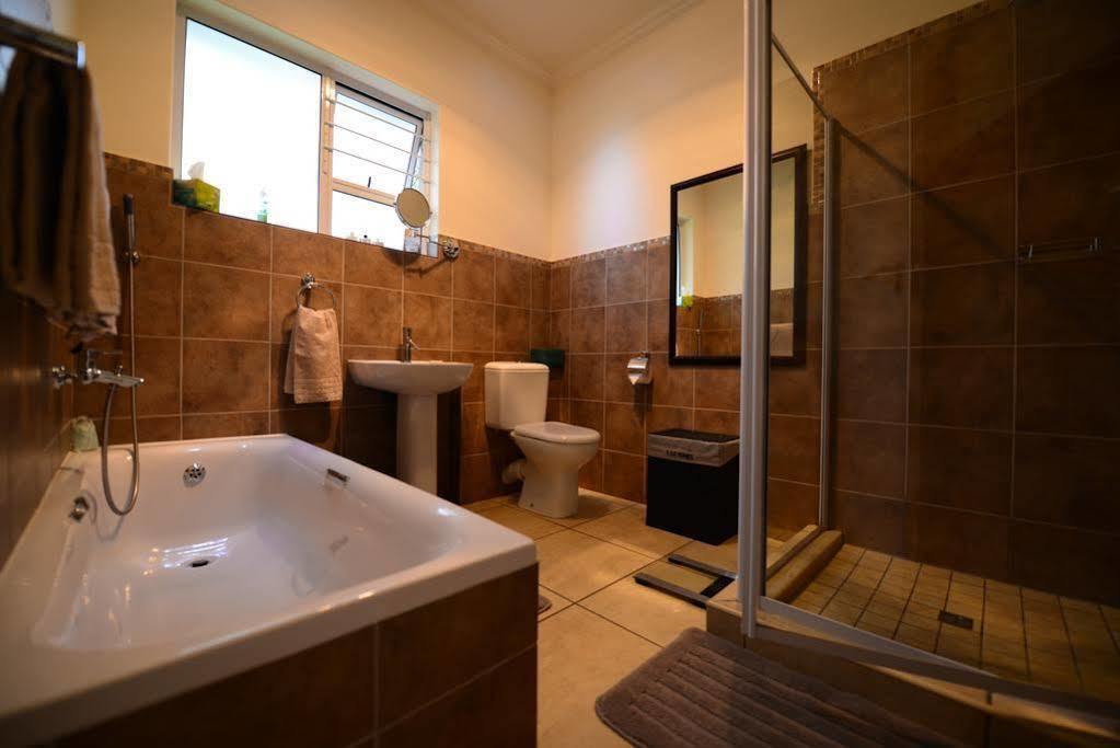 Amohela Guesthouse Midrand Zewnętrze zdjęcie