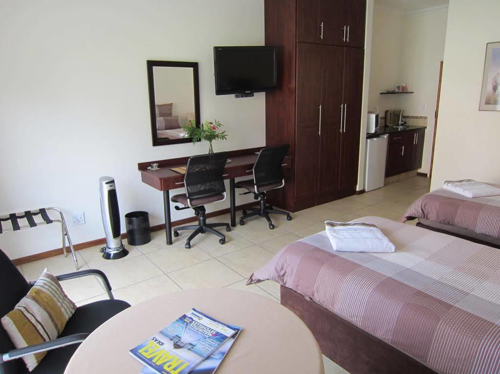 Amohela Guesthouse Midrand Zewnętrze zdjęcie